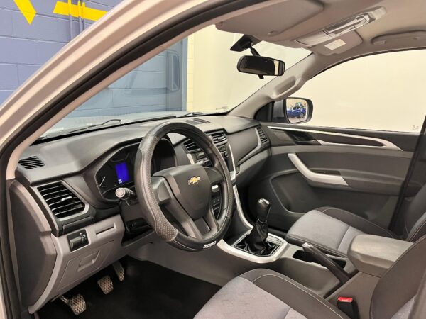 Chevrolet S10 Max Cab. Reg. 2023 - Image 11