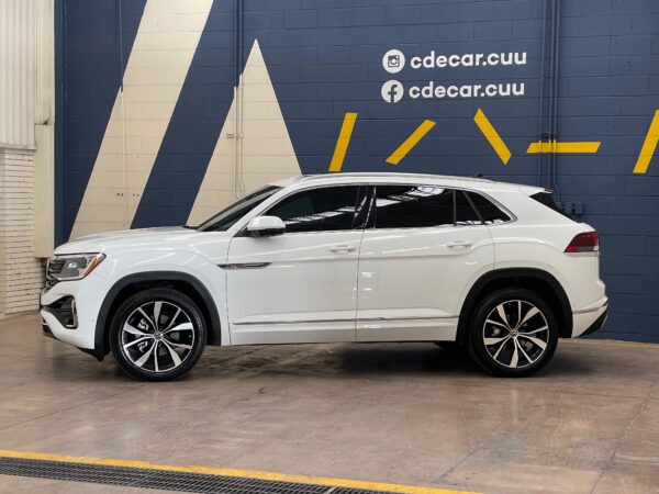 Volkswagen Teramont Cross Sport R-Line 2024 - Image 4