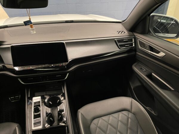 Volkswagen Teramont Cross Sport R-Line 2024 - Image 11