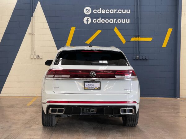 Volkswagen Teramont Cross Sport R-Line 2024 - Image 6