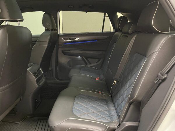 Volkswagen Teramont Cross Sport R-Line 2024 - Image 15