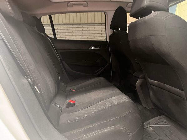 Peugeot 308 Feline 2015 - Image 14