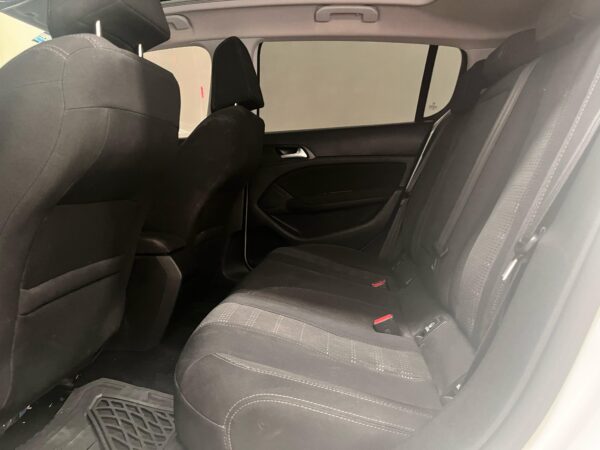 Peugeot 308 Feline 2015 - Image 16