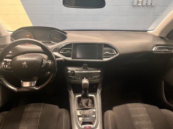Peugeot 308 Feline 2015 - Image 11
