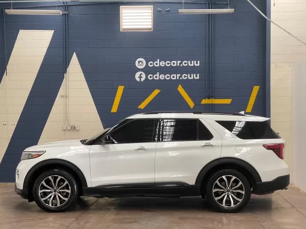 Ford Explorer ST 2023 - Image 4