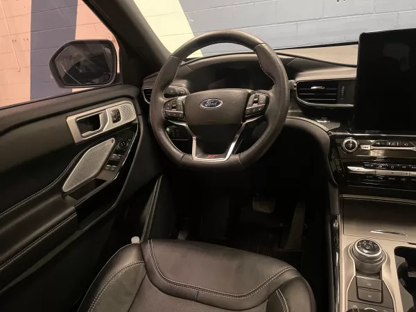 Ford Explorer ST 2023 - Image 10