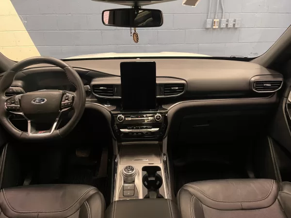 Ford Explorer ST 2023 - Image 11