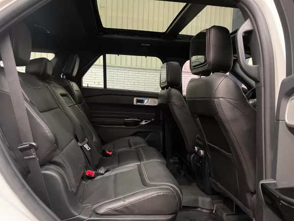 Ford Explorer ST 2023 - Image 15