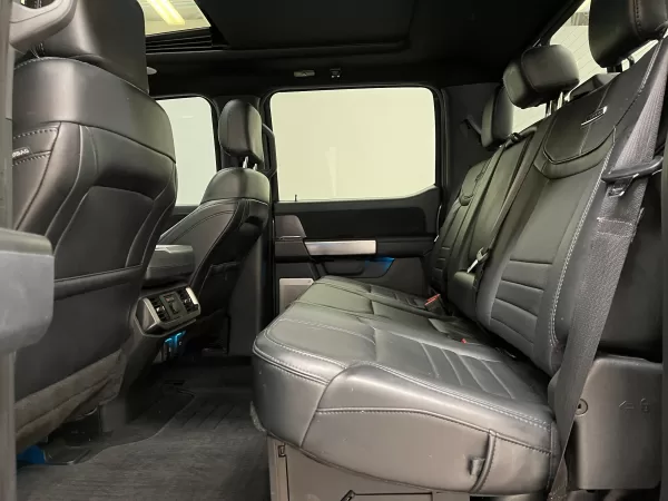 Ford Lobo Platinum 2024 - Image 16