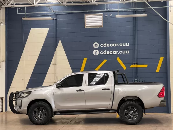 Toyota Hilux SR 2021 - Image 4