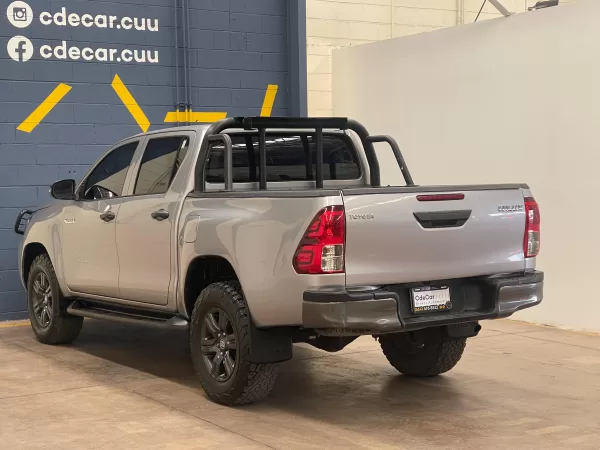 Toyota Hilux SR 2021 - Image 5