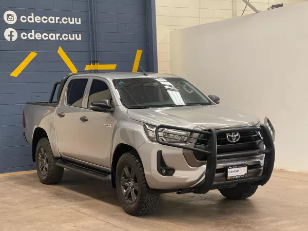 Toyota Hilux SR 2021