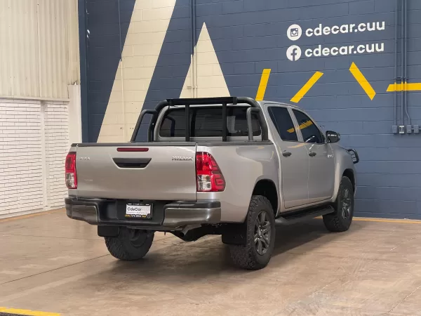 Toyota Hilux SR 2021 - Image 7
