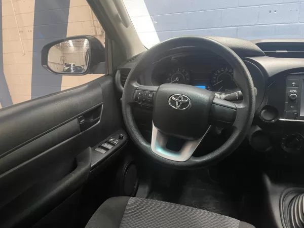 Toyota Hilux SR 2021 - Image 10