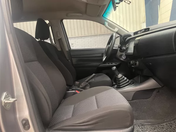 Toyota Hilux SR 2021 - Image 13