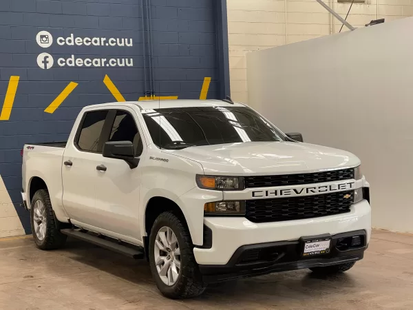 Chevrolet Silverado Custom 2021