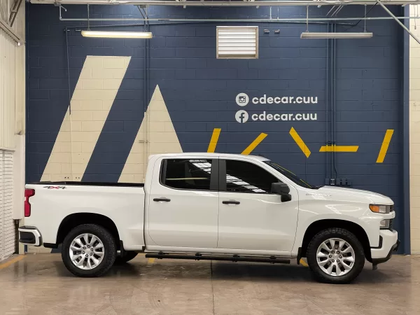 Chevrolet Silverado Custom 2021 - Image 8