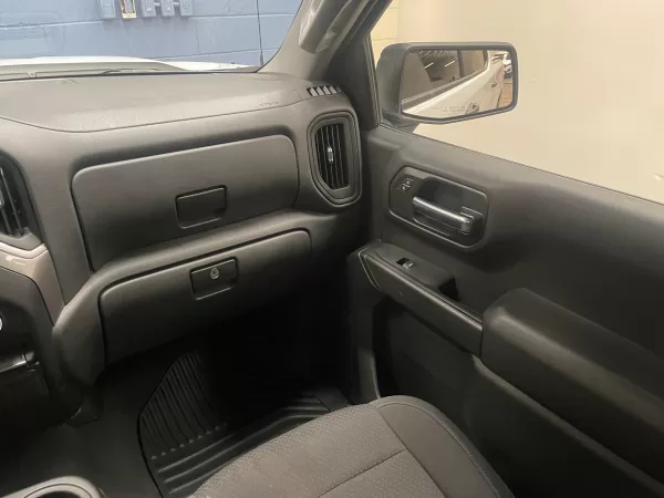 Chevrolet Silverado Custom 2021 - Image 12