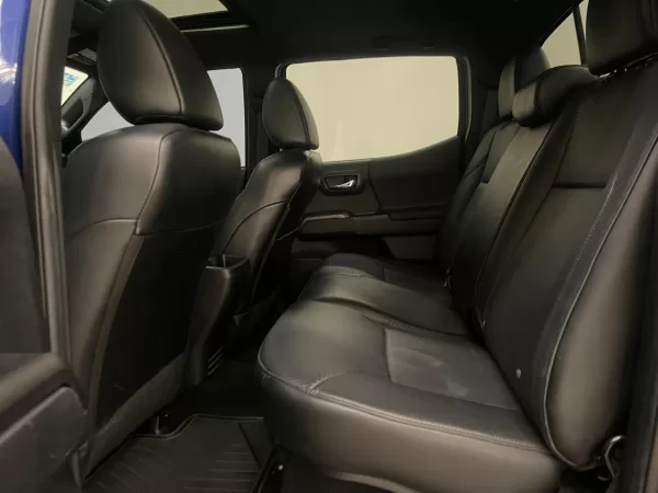 Toyota Tacoma Edición Especial 2022 - Image 16