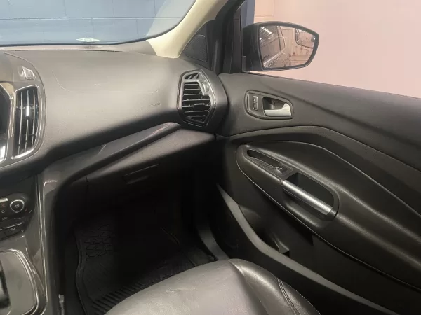 Ford Escape Titanium 2015 - Image 12
