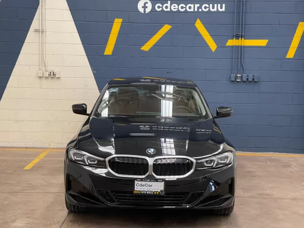 BMW 320i Executive 2023 - Image 2