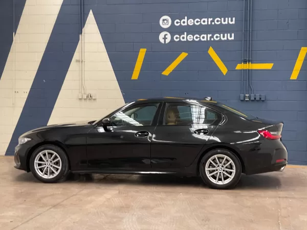 BMW 320i Executive 2023 - Image 4
