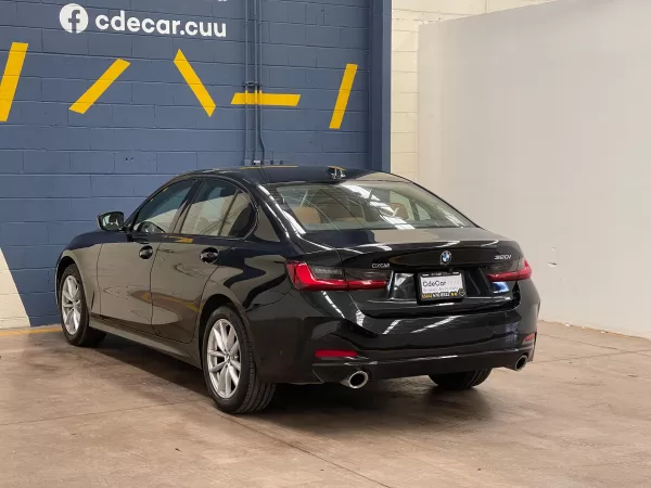BMW 320i Executive 2023 - Image 5