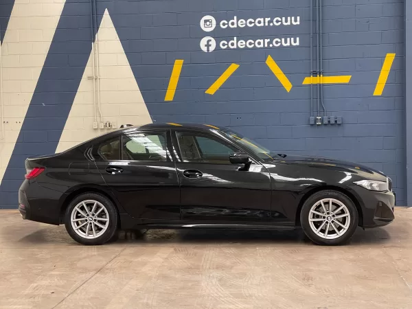 BMW 320i Executive 2023 - Image 8