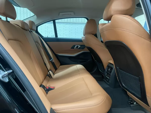 BMW 320i Executive 2023 - Image 14