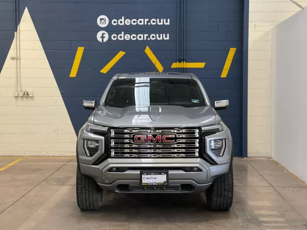 GMC Canyon Denali 2023 - Image 3
