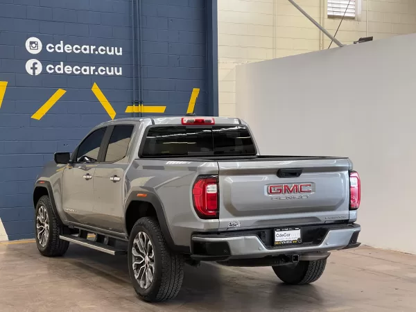 GMC Canyon Denali 2023 - Image 7