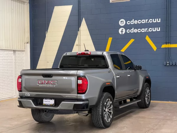 GMC Canyon Denali 2023 - Image 5