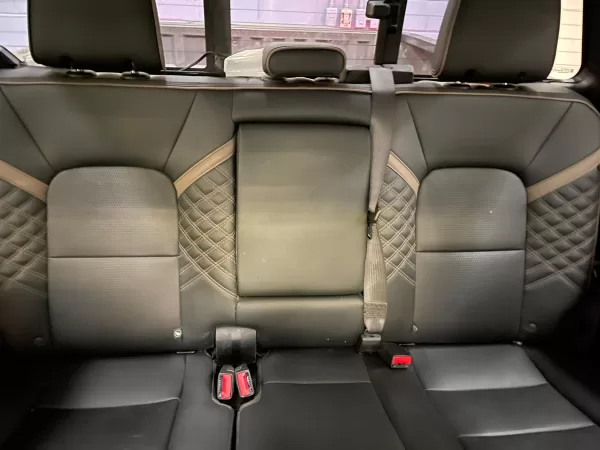 GMC Canyon Denali 2023 - Image 15