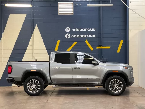 GMC Canyon Denali 2023 - Image 4