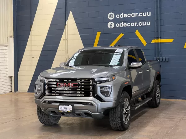 GMC Canyon Denali 2023 - Image 9