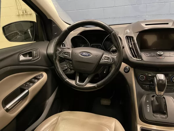 Ford Escape Titanium 2017 - Image 9