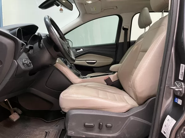 Ford Escape Titanium 2017 - Image 11