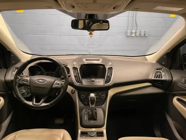 Ford Escape Titanium 2017 - Image 12