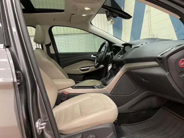 Ford Escape Titanium 2017 - Image 13