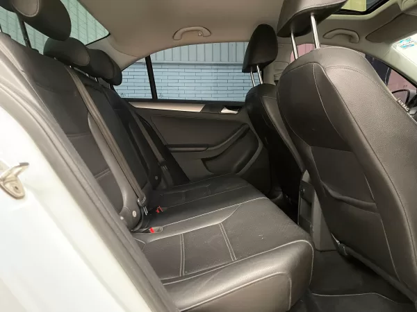 Volkswagen Jetta Sportline 2018 - Image 14