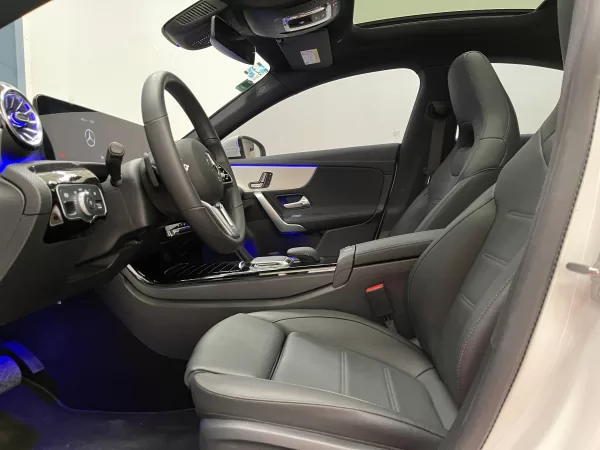 Mercedes Benz CLA 200 2023 - Image 9