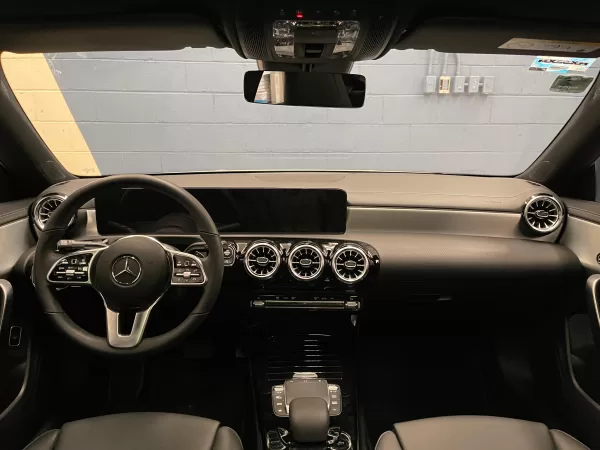 Mercedes Benz CLA 200 2023 - Image 11