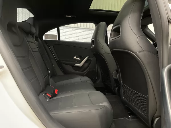 Mercedes Benz CLA 200 2023 - Image 14