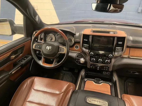 Dodge RAM 1500 Mild Hybrid 2022 - Image 10