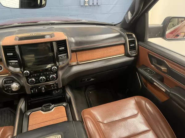 Dodge RAM 1500 Mild Hybrid 2022 - Image 12