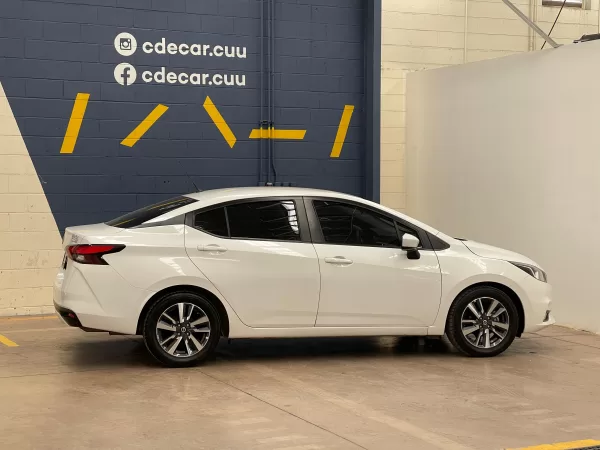 Nissan Versa Advance 2022 - Image 8