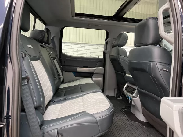 Ford Lobo Platinum Limited 2023 - Image 14