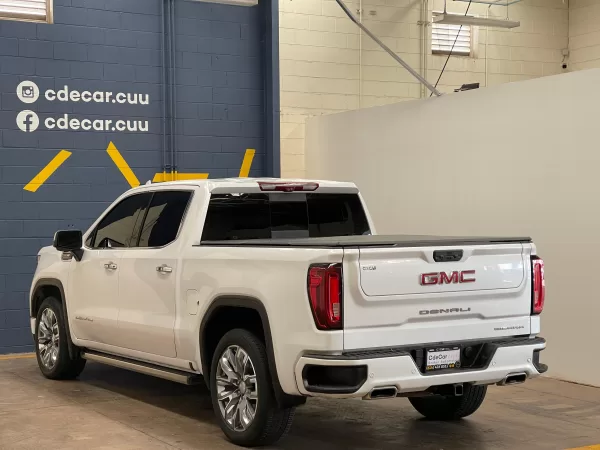 GMC Sierra Denali 2023 - Image 5