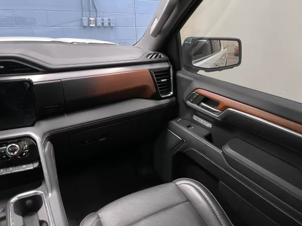 GMC Sierra Denali 2023 - Image 12