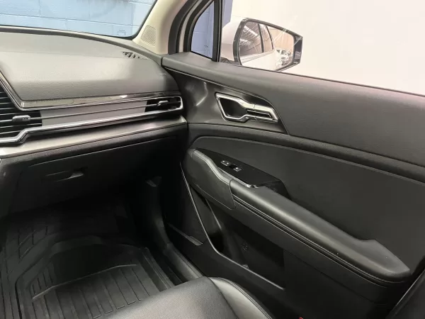 Kia Sportage EX Pack 2023 - Image 12